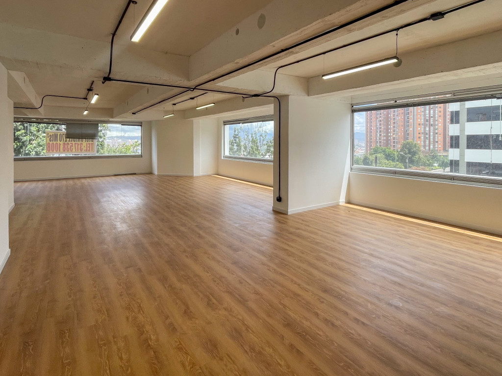 OFICINA Bosque De Pinos III-Usaquén