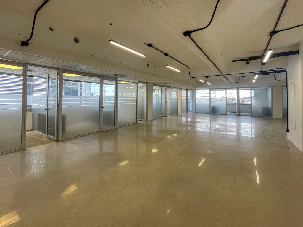 OFICINA Bosque De Pinos III-Usaquén