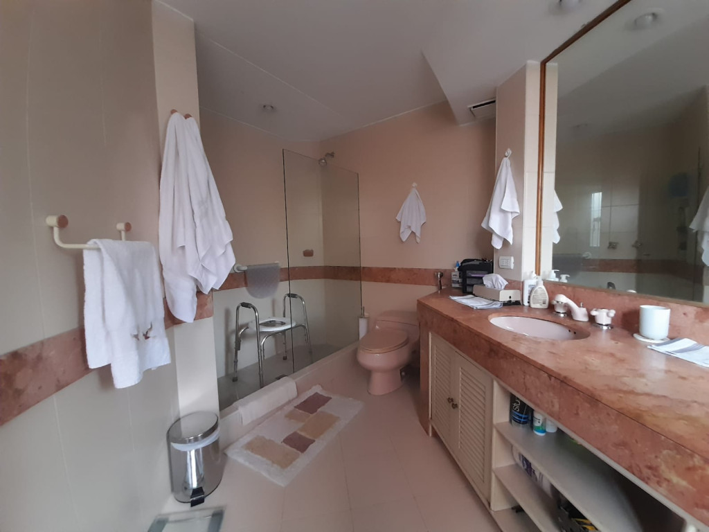 Apartamento En Venta - Los Rosales, Bogotá