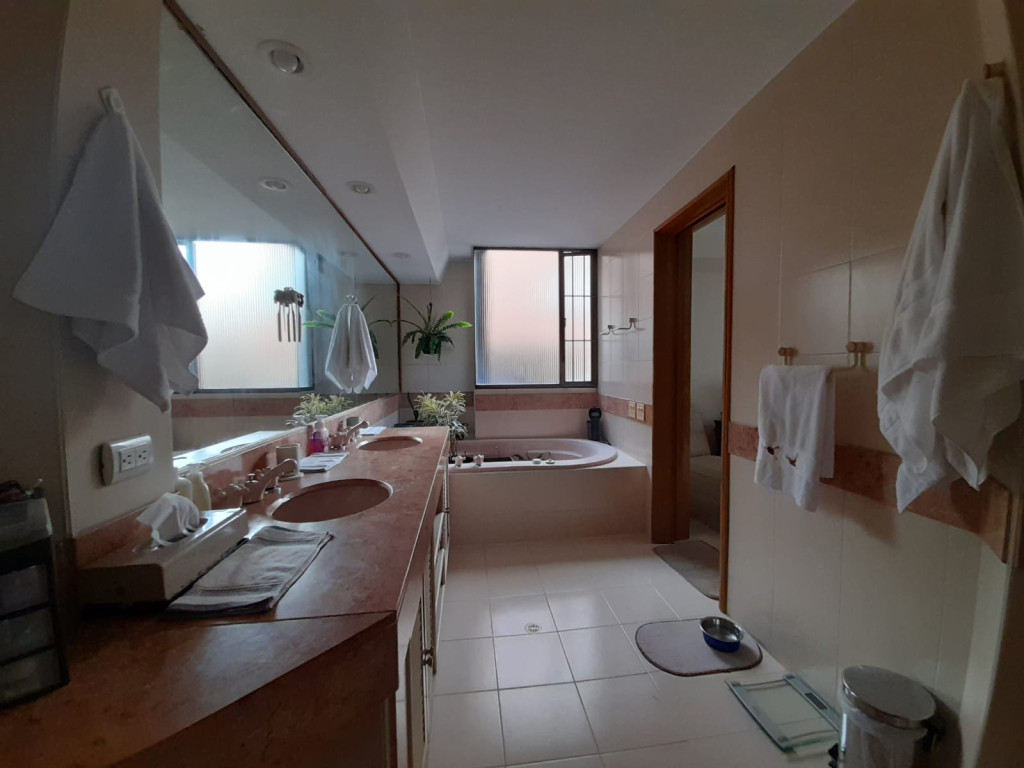Apartamento En Venta - Los Rosales, Bogotá