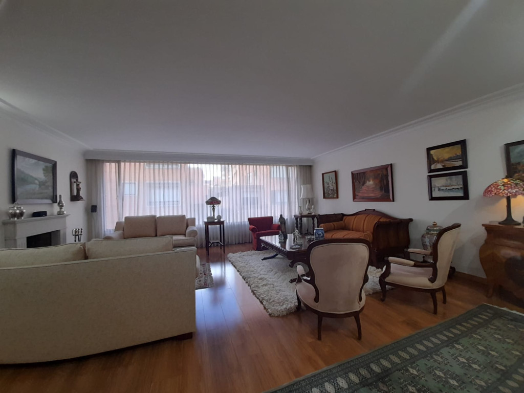 Apartamento En Venta - Los Rosales, Bogotá