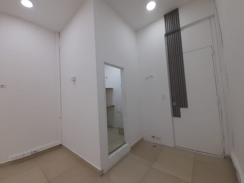 Local En Venta - Avenida Pradilla, Chia