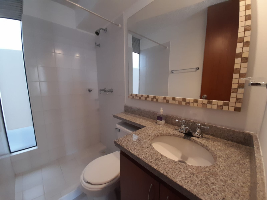 Apartamento En Arriendo - Los Pinos, Bogotá
