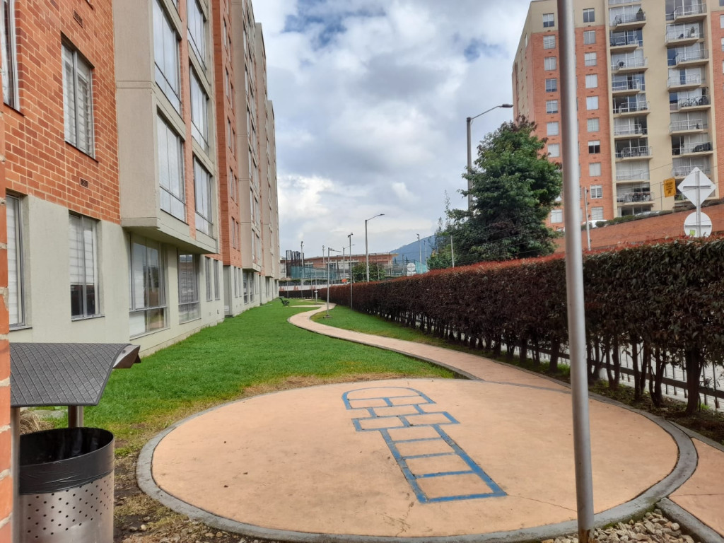 Apartamento En Arriendo - Los Pinos, Bogotá