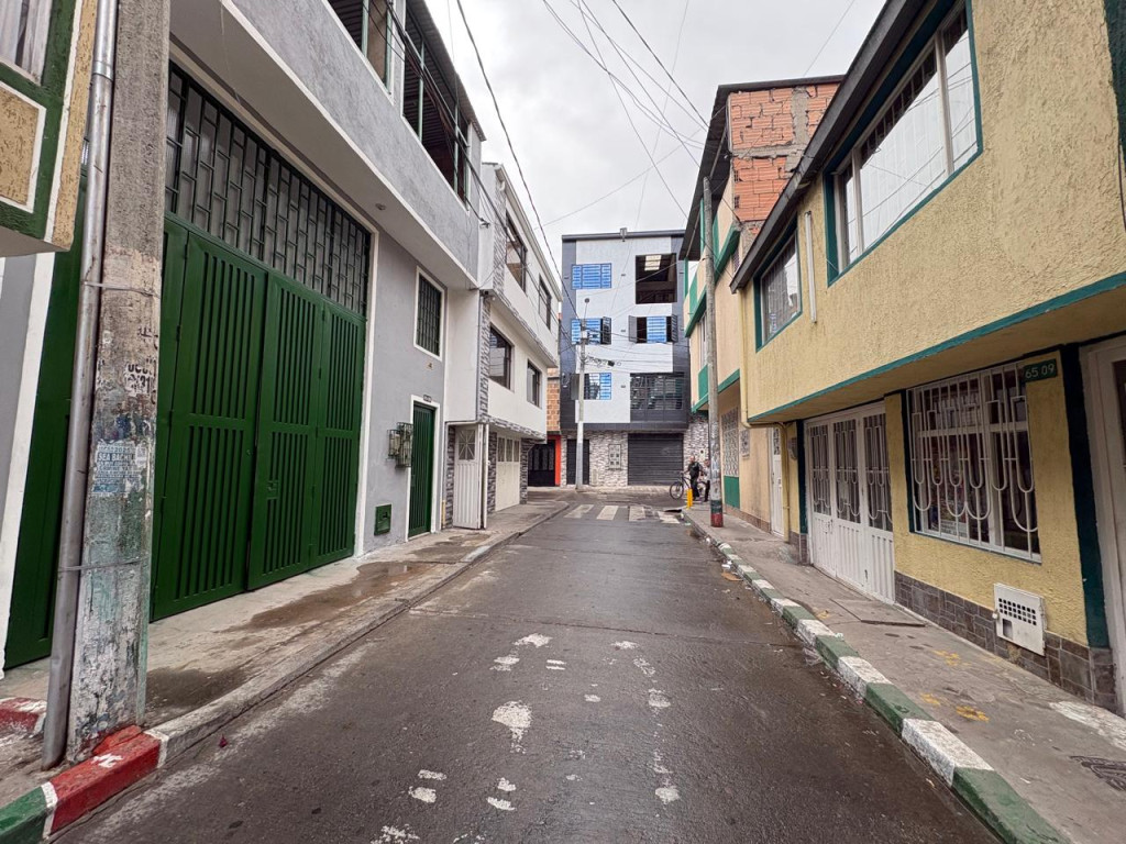 Bodega En Arriendo - Isla Del Sol-Tunjuelito, Bogotá