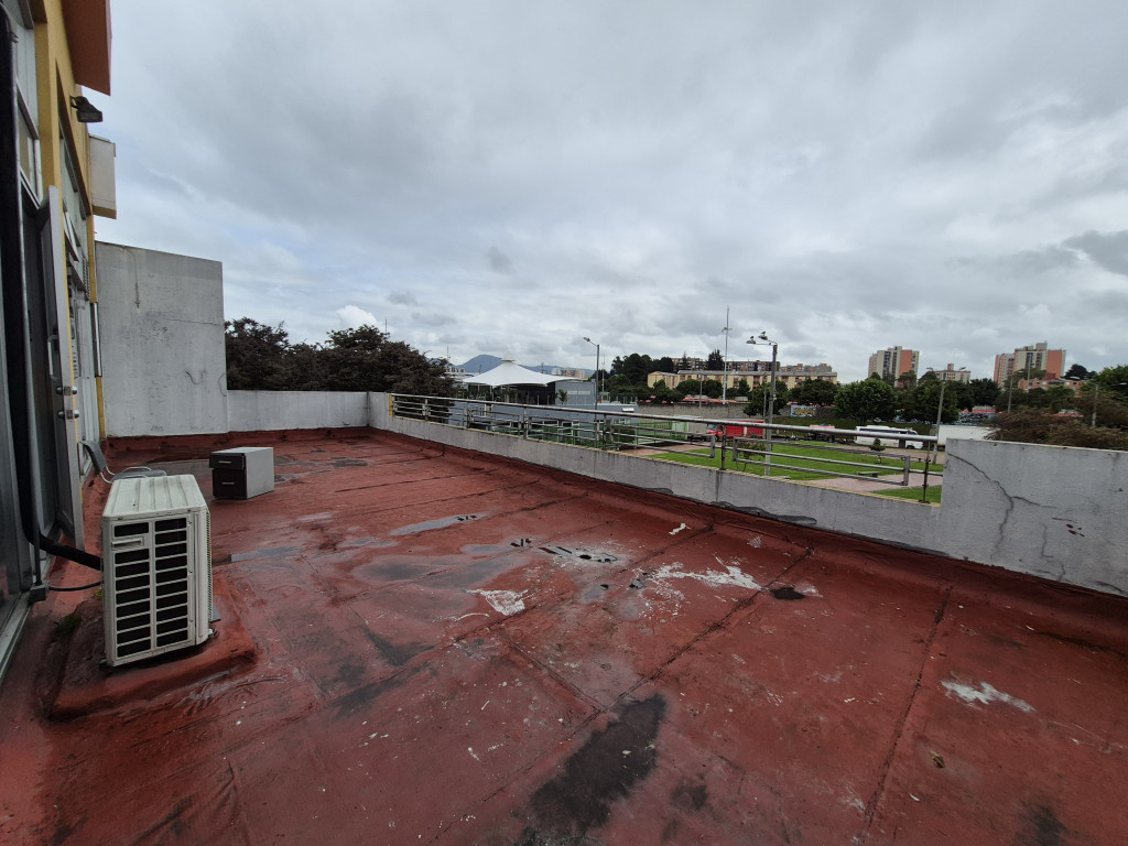 Local En Arriendo/Venta - Suba, Bogotá