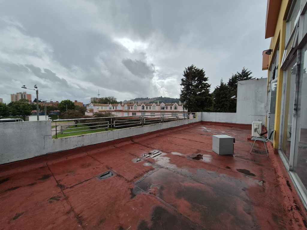 Local En Arriendo/Venta - Suba, Bogotá