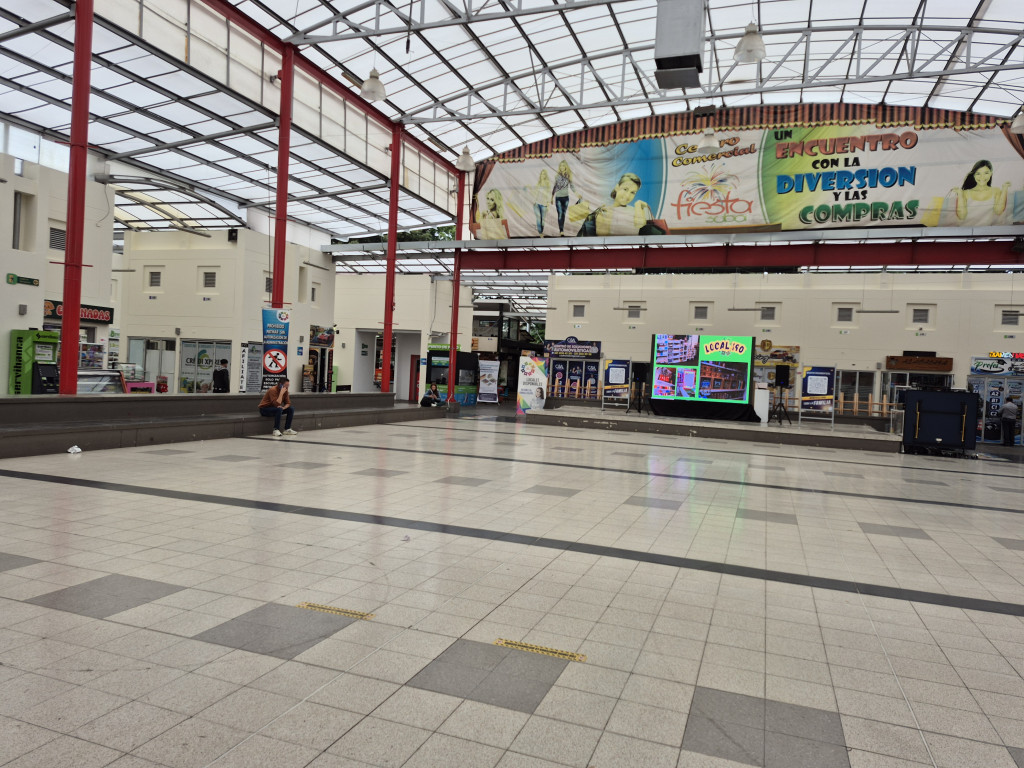 Local En Arriendo/Venta - Suba, Bogotá