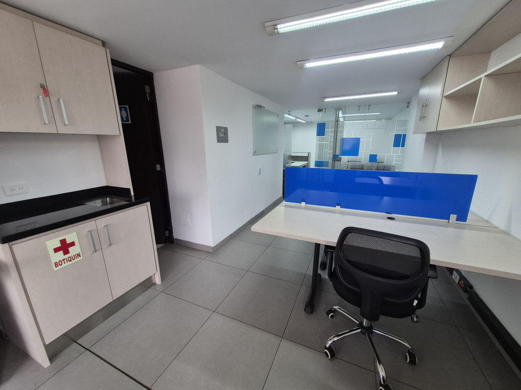 Oficina En Arriendo - Puente Largo, Bogotá