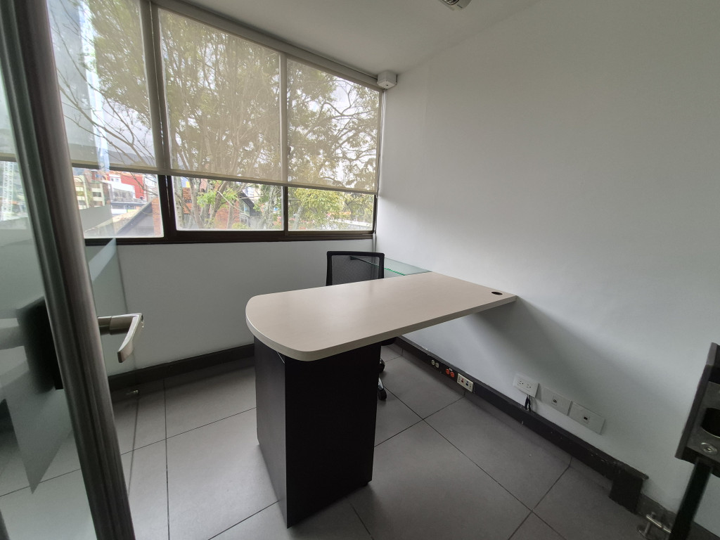 Oficina En Arriendo - Puente Largo, Bogotá
