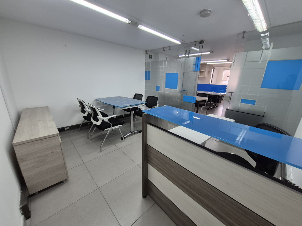 Oficina En Arriendo - Puente Largo, Bogotá