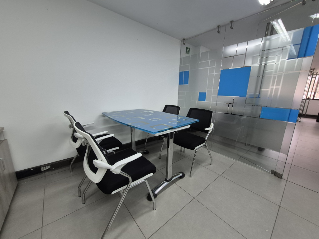 Oficina En Arriendo - Puente Largo, Bogotá