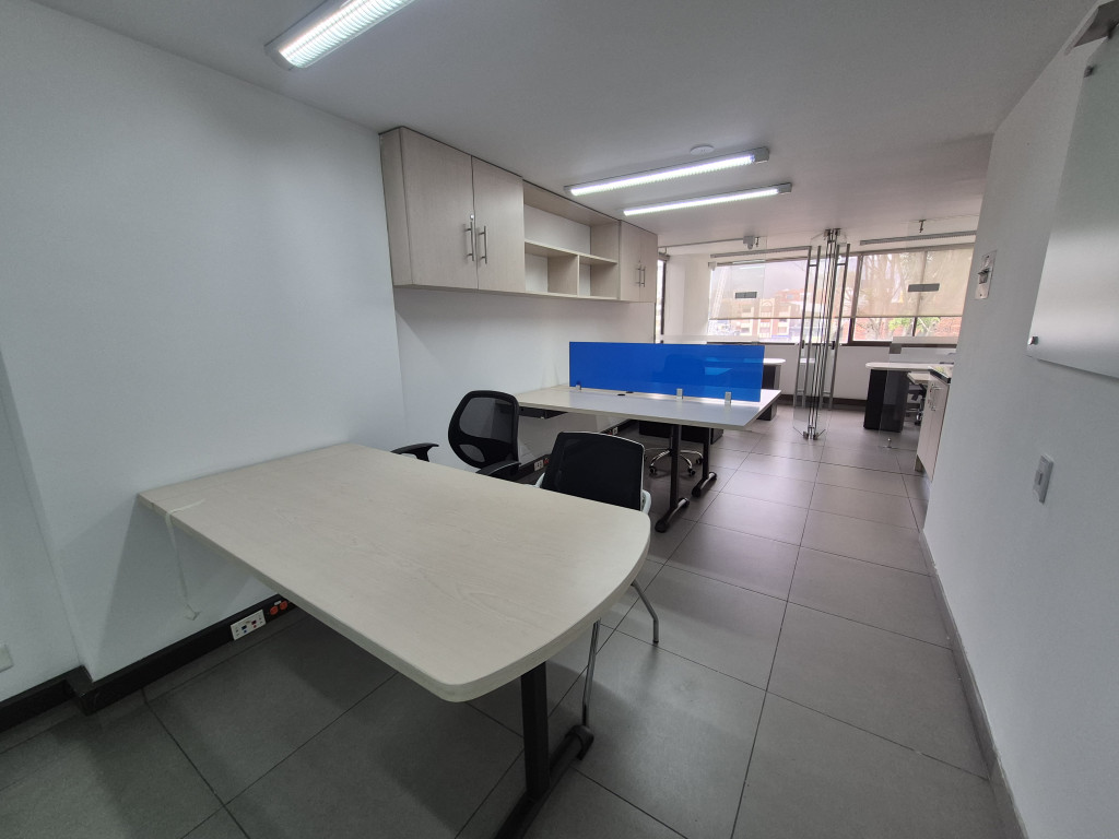 Oficina En Arriendo - Puente Largo, Bogotá