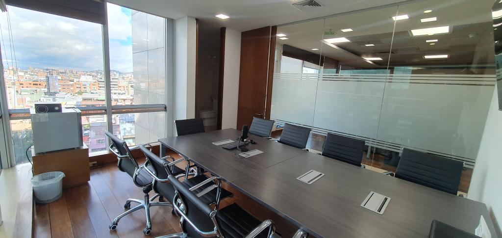 Oficina En Venta - Santa Barbara, Bogotá