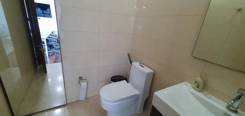 Oficina En Venta - Santa Barbara, Bogotá