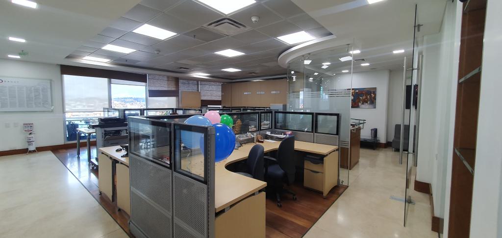 Oficina En Venta - Santa Barbara, Bogotá