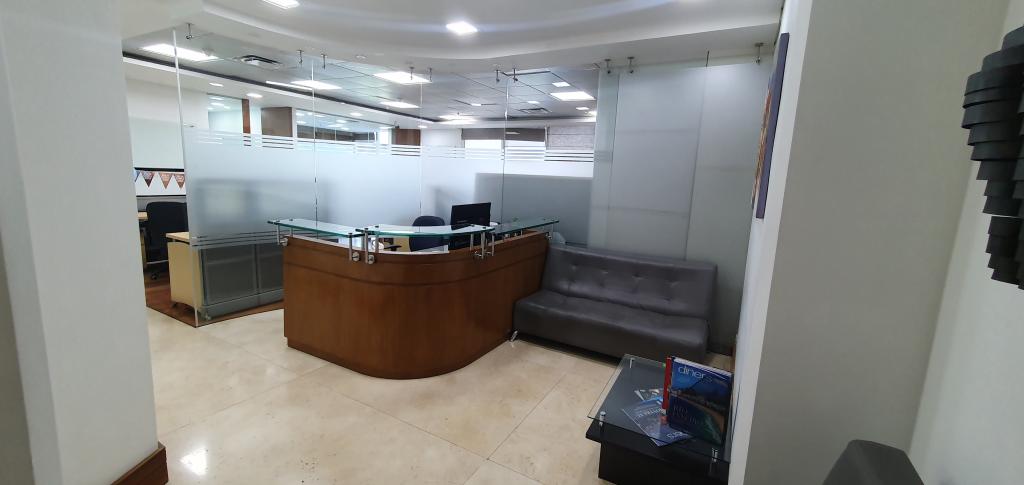 Oficina En Venta - Santa Barbara, Bogotá