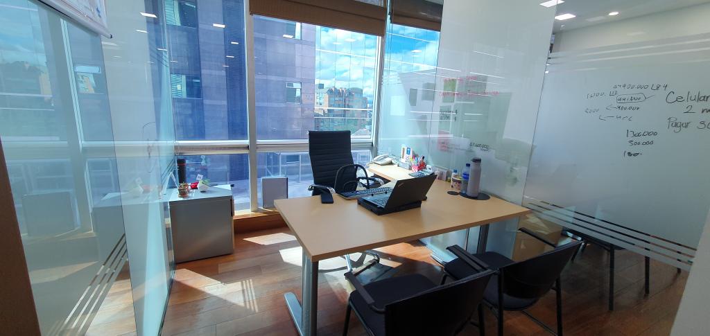 Oficina En Venta - Santa Barbara, Bogotá