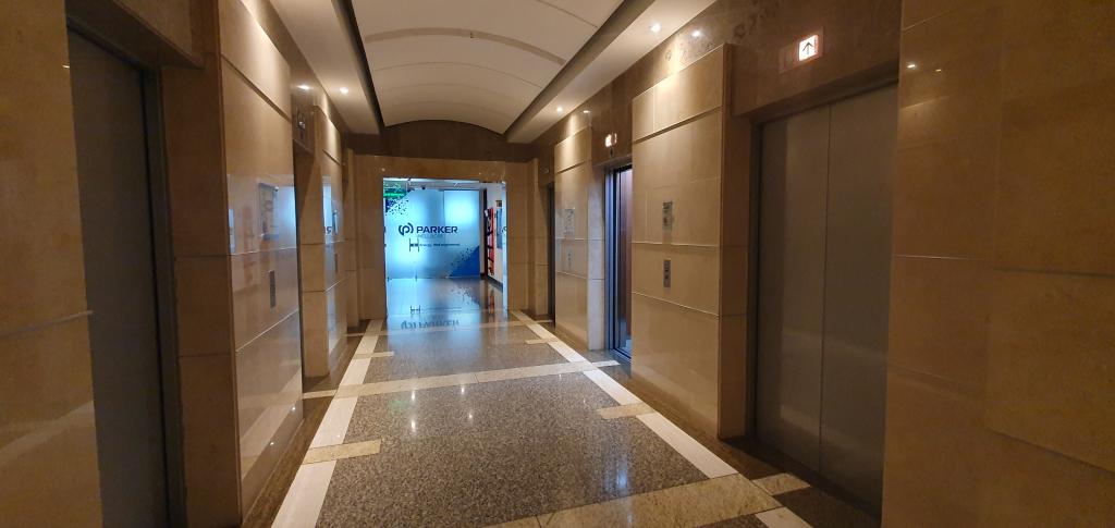 Oficina En Venta - Santa Barbara, Bogotá