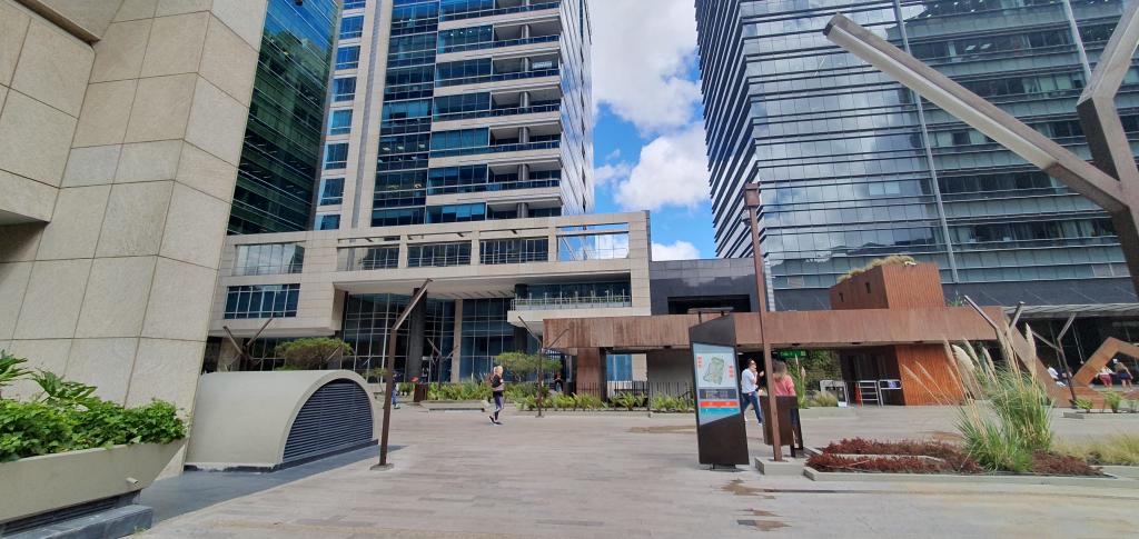 Oficina En Venta - Santa Barbara, Bogotá