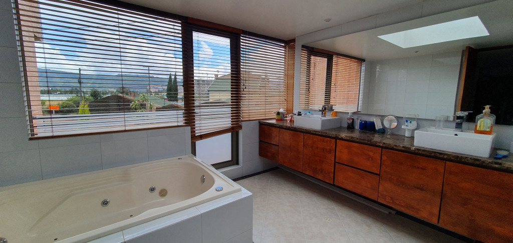 Casa En Venta - San José De Bavaria, Bogotá