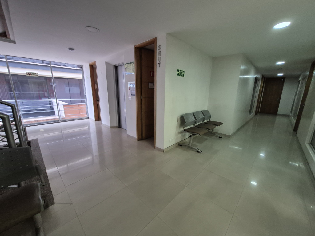 Oficina En Arriendo - Santa Barbara-Usaquén, Bogotá