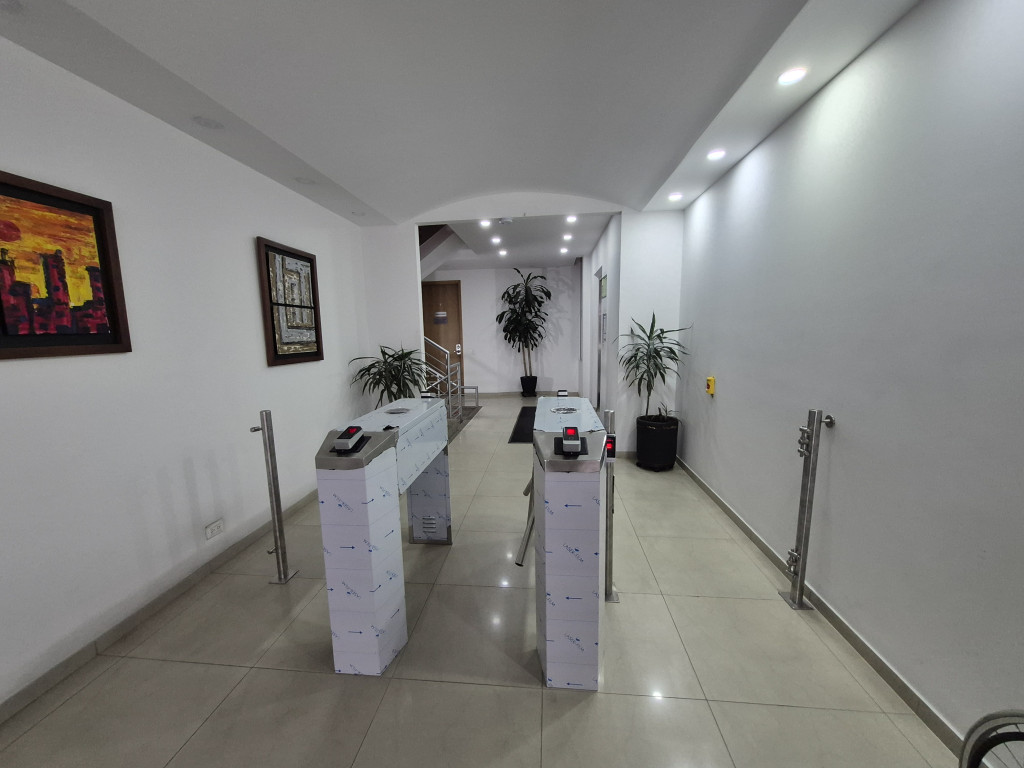 Oficina En Arriendo - Santa Barbara-Usaquén, Bogotá