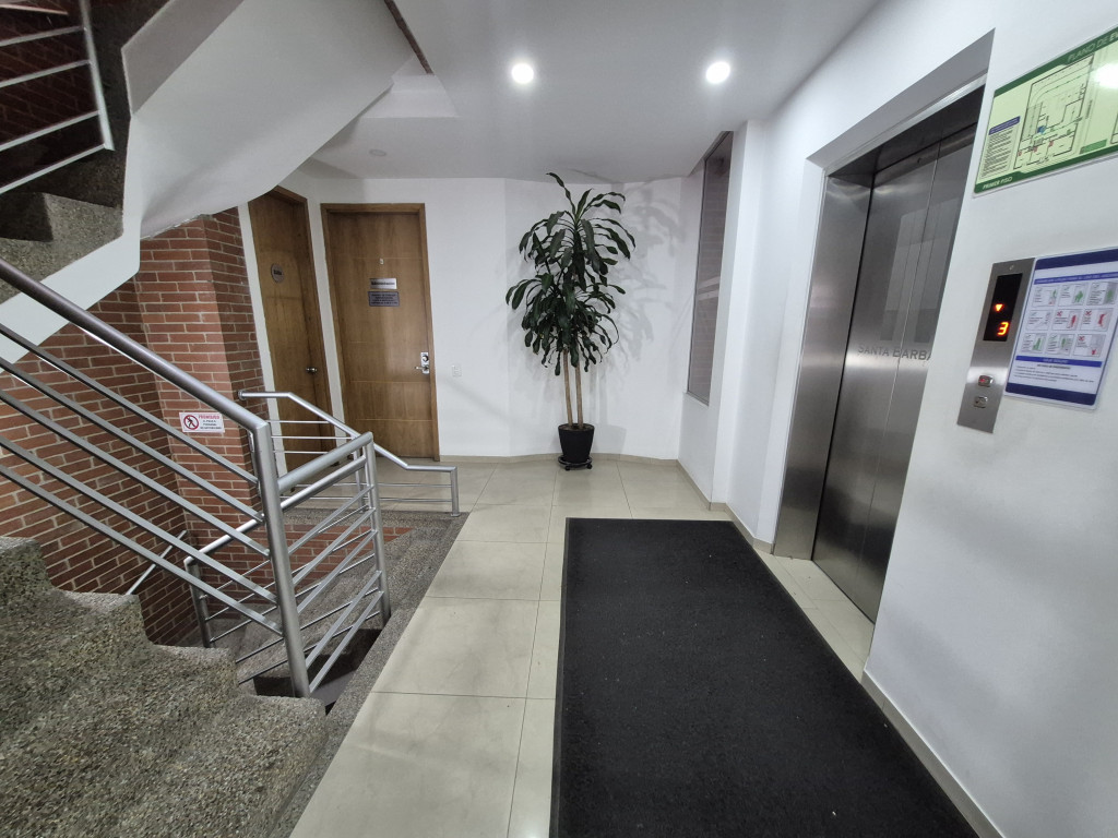 Oficina En Arriendo - Santa Barbara-Usaquén, Bogotá
