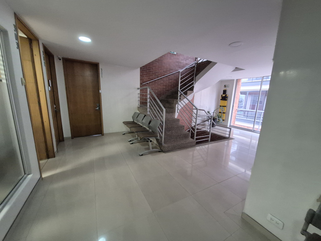 Oficina En Arriendo - Santa Barbara-Usaquén, Bogotá