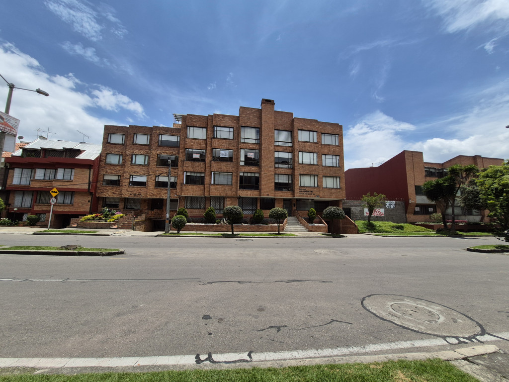 Apartamento En Venta - Puente Largo, Bogotá