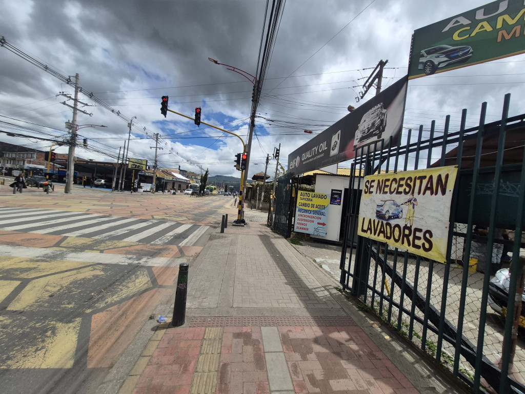 Lote En Venta - Avenida Pradilla, Chia