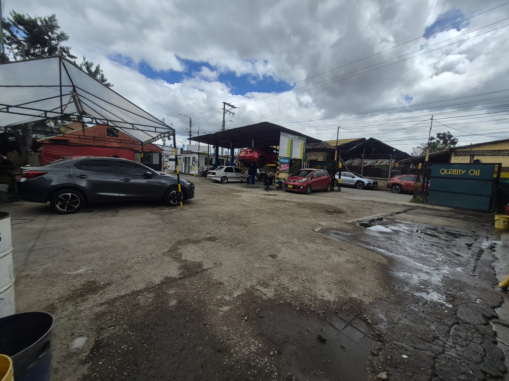 Lote En Venta - Avenida Pradilla, Chia