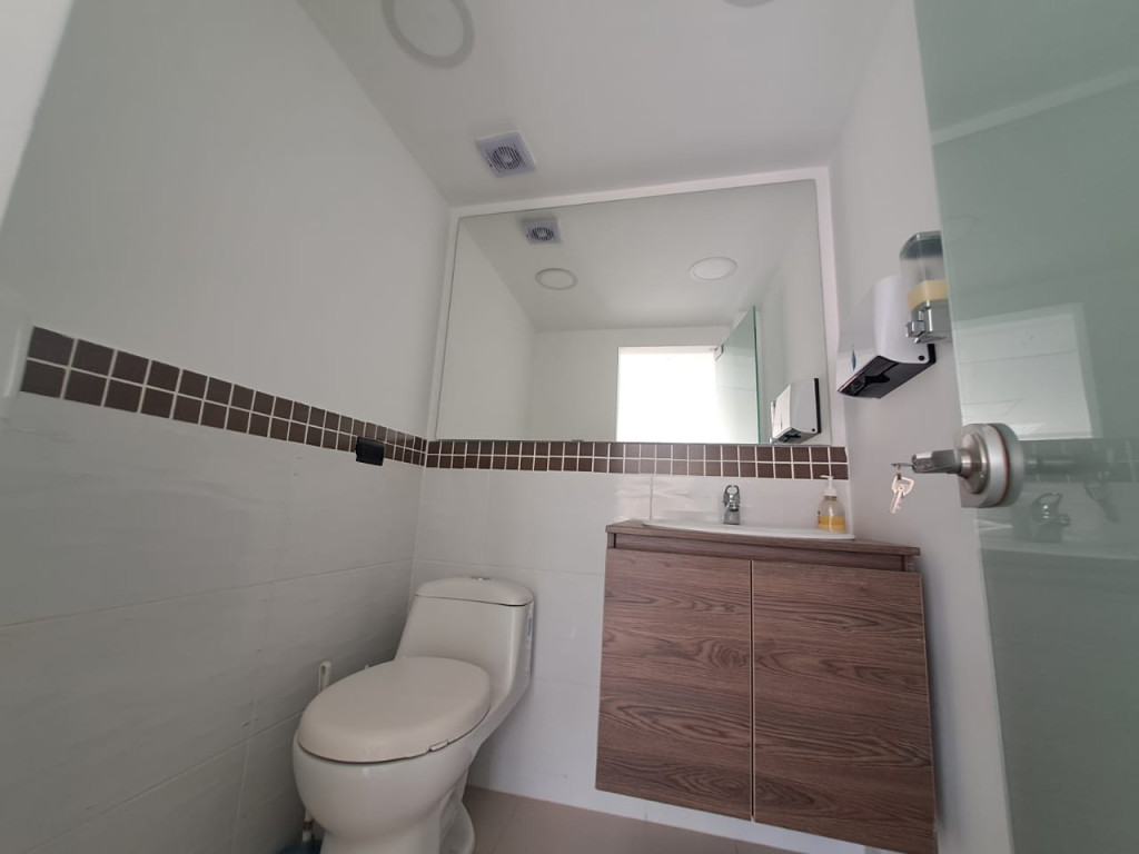 Oficina En Arriendo - El Virrey Ultima Etapa, Bogotá