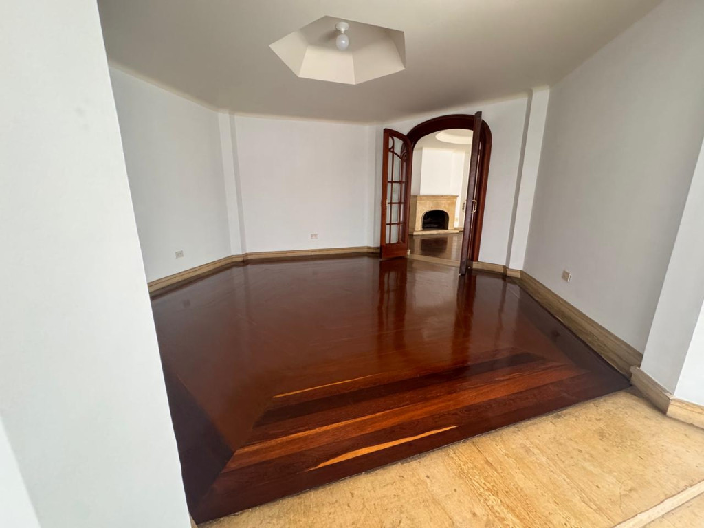 Apartamento En Venta - Los Rosales, Bogotá