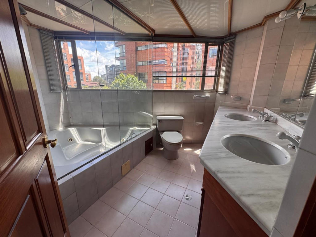 Apartamento En Venta - Los Rosales, Bogotá