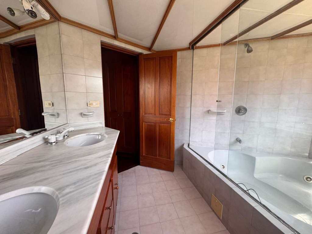 Apartamento En Venta - Los Rosales, Bogotá