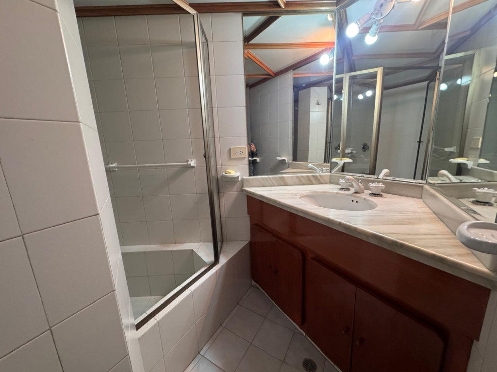 Apartamento En Venta - Los Rosales, Bogotá