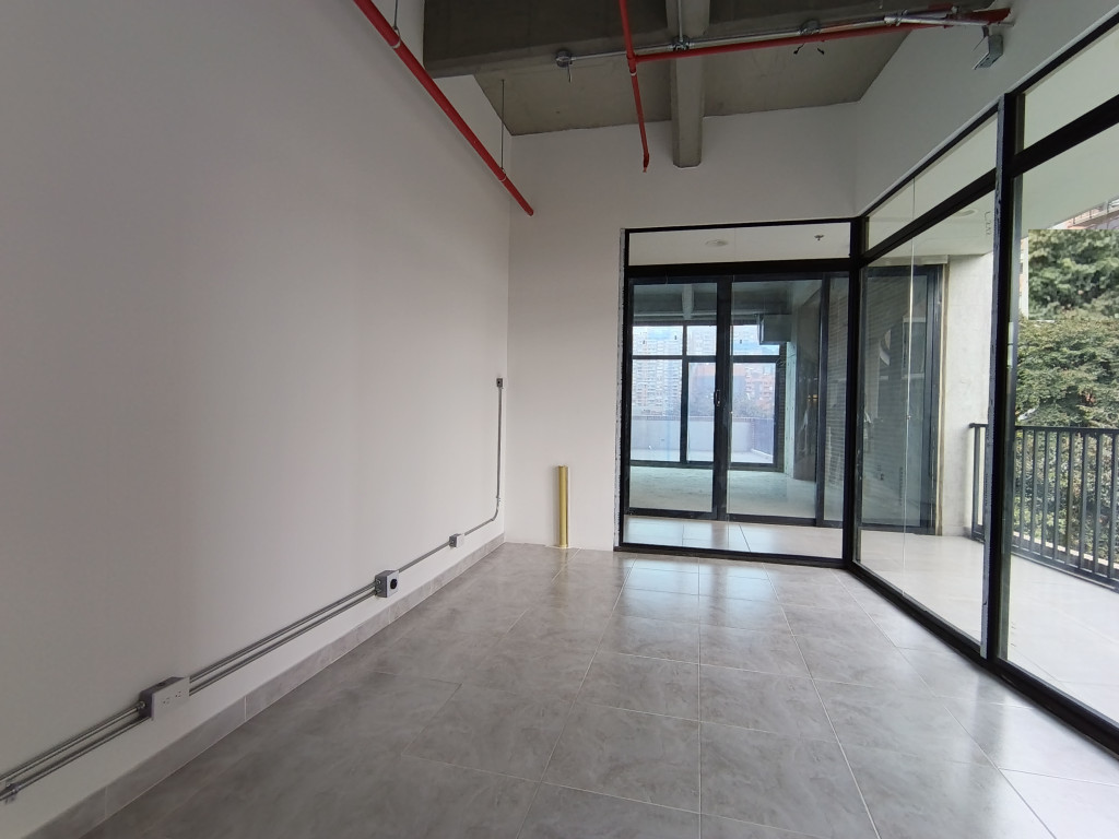 Local En Arriendo - La Colina Campestre, Bogotá