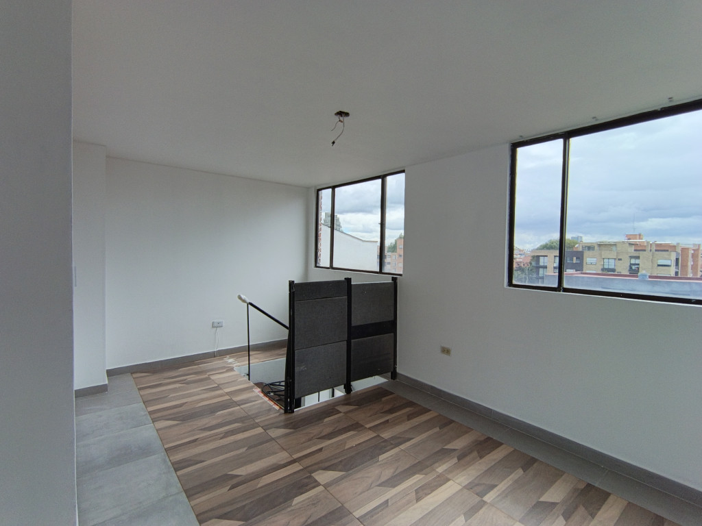 Local En Arriendo - Santa Barbara Central-Usaquén, Bogotá