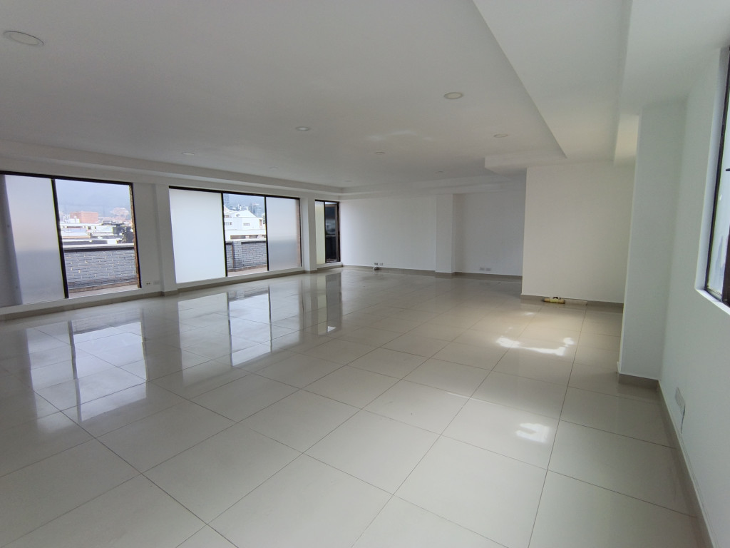 Local En Arriendo - Santa Barbara Central-Usaquén, Bogotá