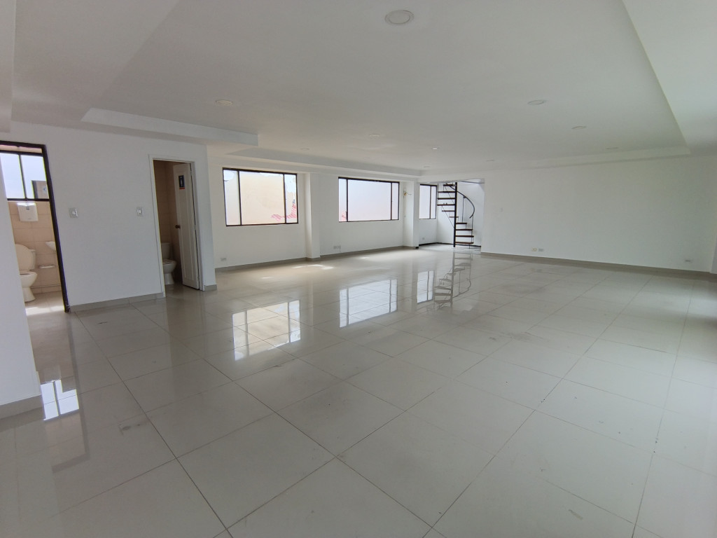 Local En Arriendo - Santa Barbara Central-Usaquén, Bogotá