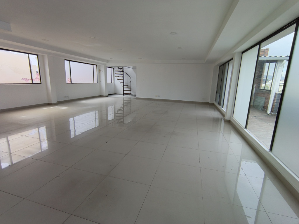 Local En Arriendo - Santa Barbara Central-Usaquén, Bogotá