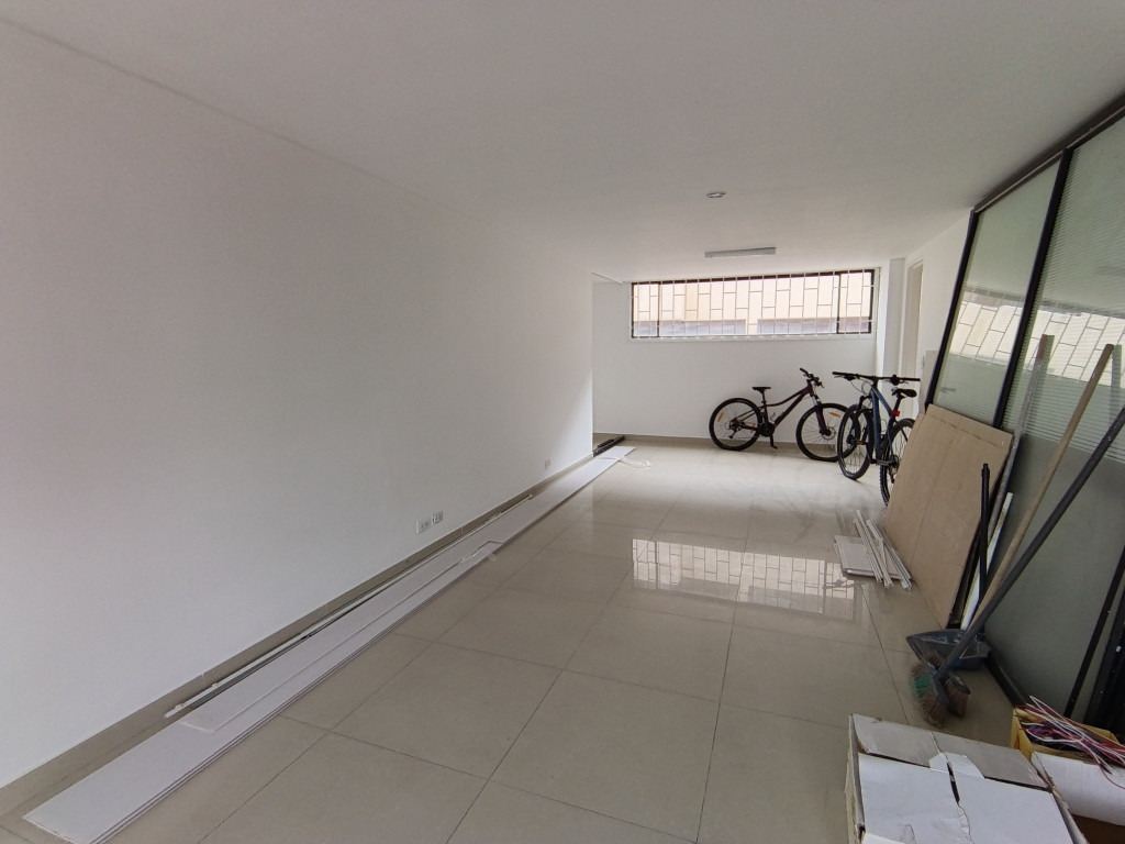 Local En Arriendo - Santa Barbara Central-Usaquén, Bogotá