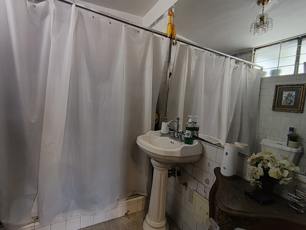 Comercial (Casa Para Comercio) En Venta - Quinta Camacho, Bogotá