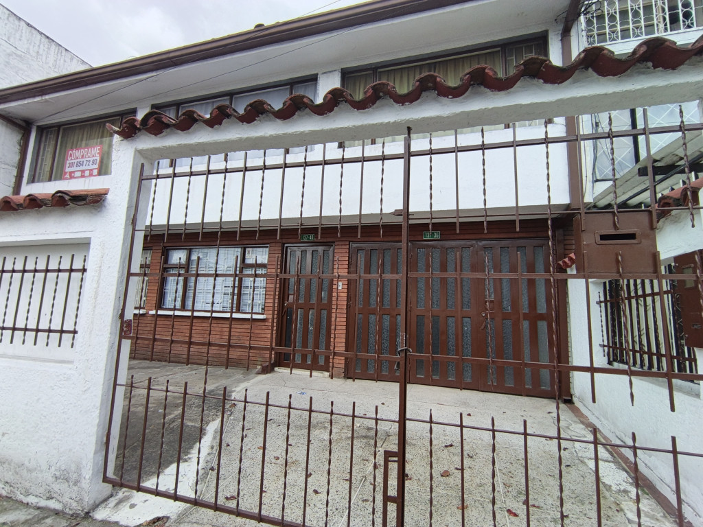 Comercial (Casa Para Comercio) En Venta - San José De Spring, Bogotá