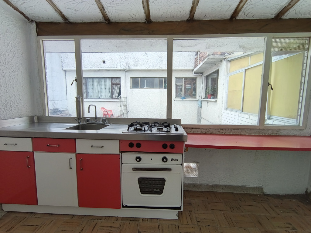 Comercial (Casa Para Comercio) En Venta - San José De Spring, Bogotá