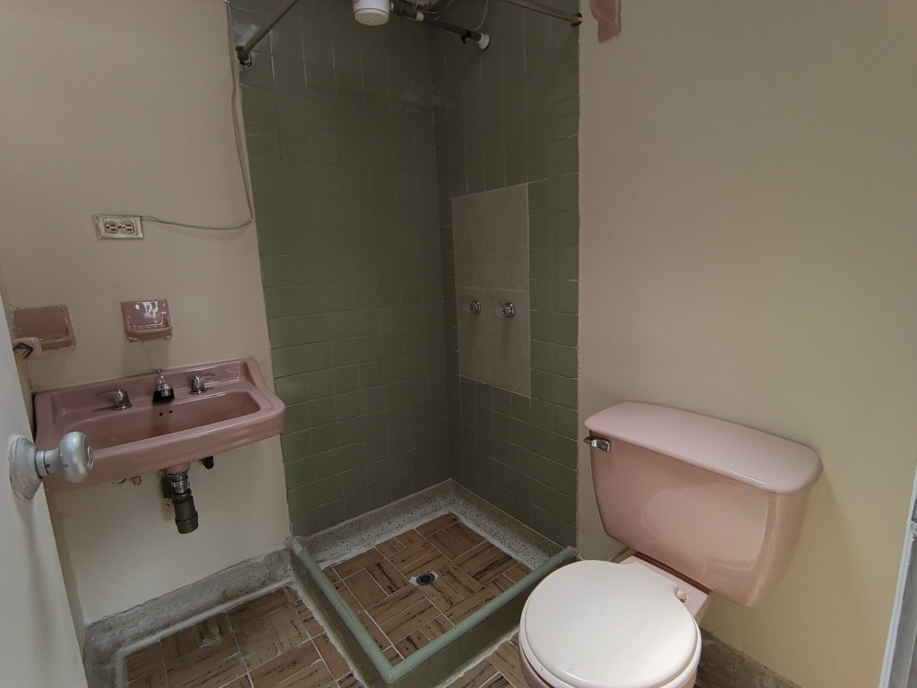 Comercial (Casa Para Comercio) En Venta - San José De Spring, Bogotá