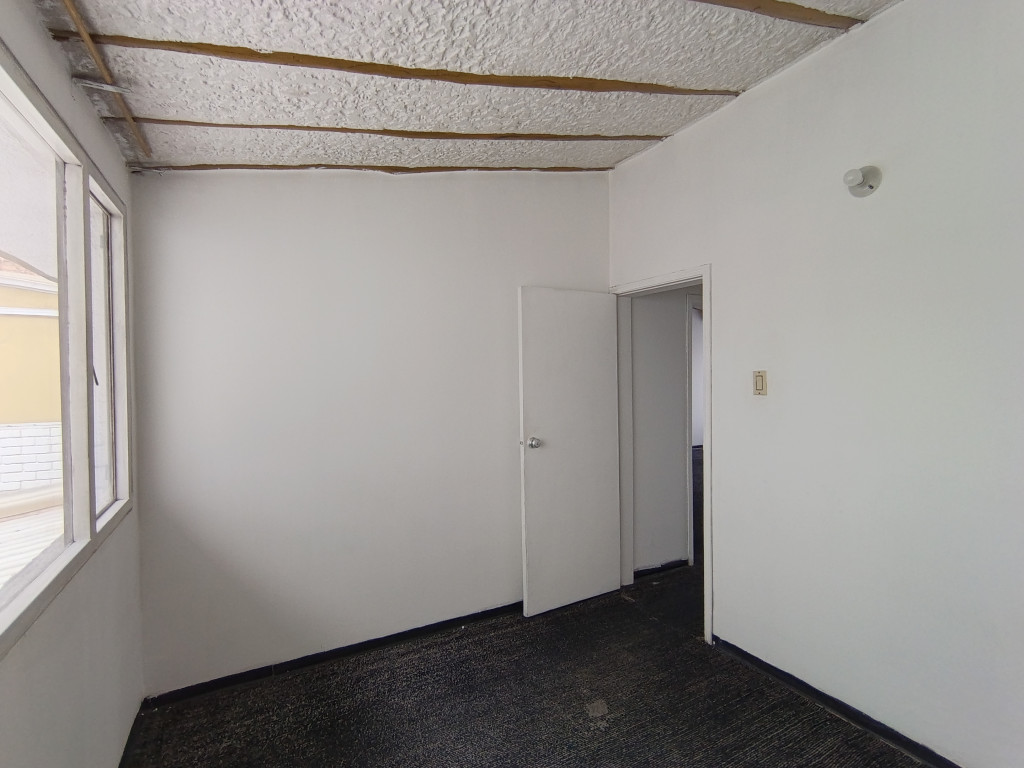 Comercial (Casa Para Comercio) En Venta - San José De Spring, Bogotá