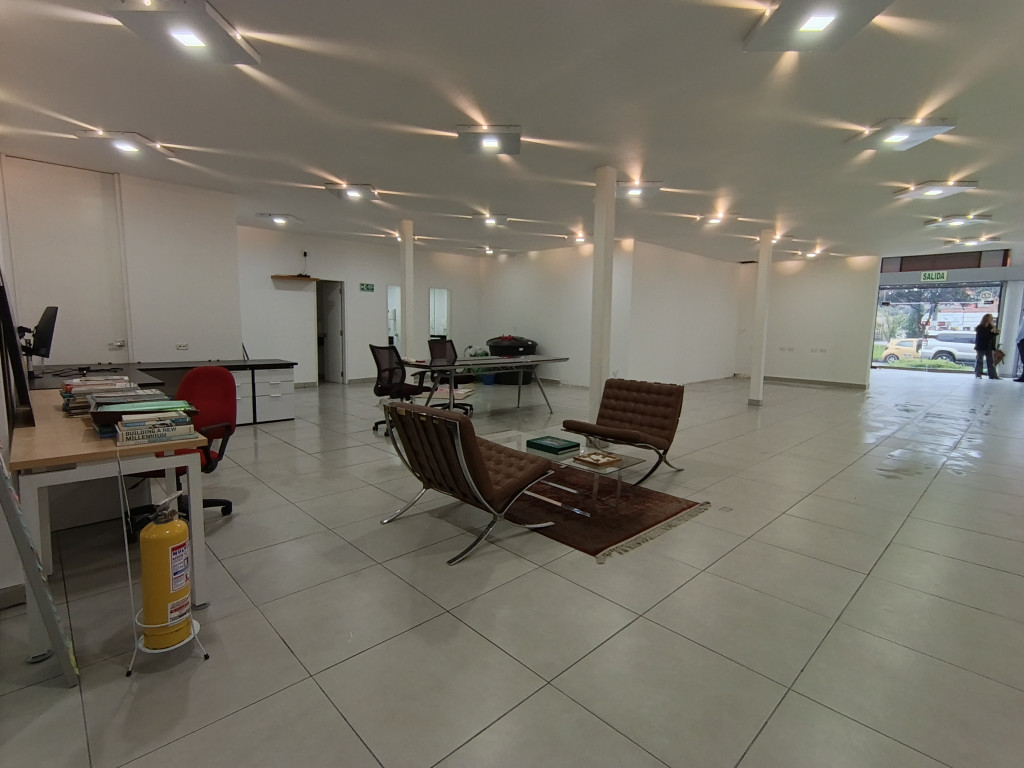 Local En Arriendo - Santa Barbara, Bogotá