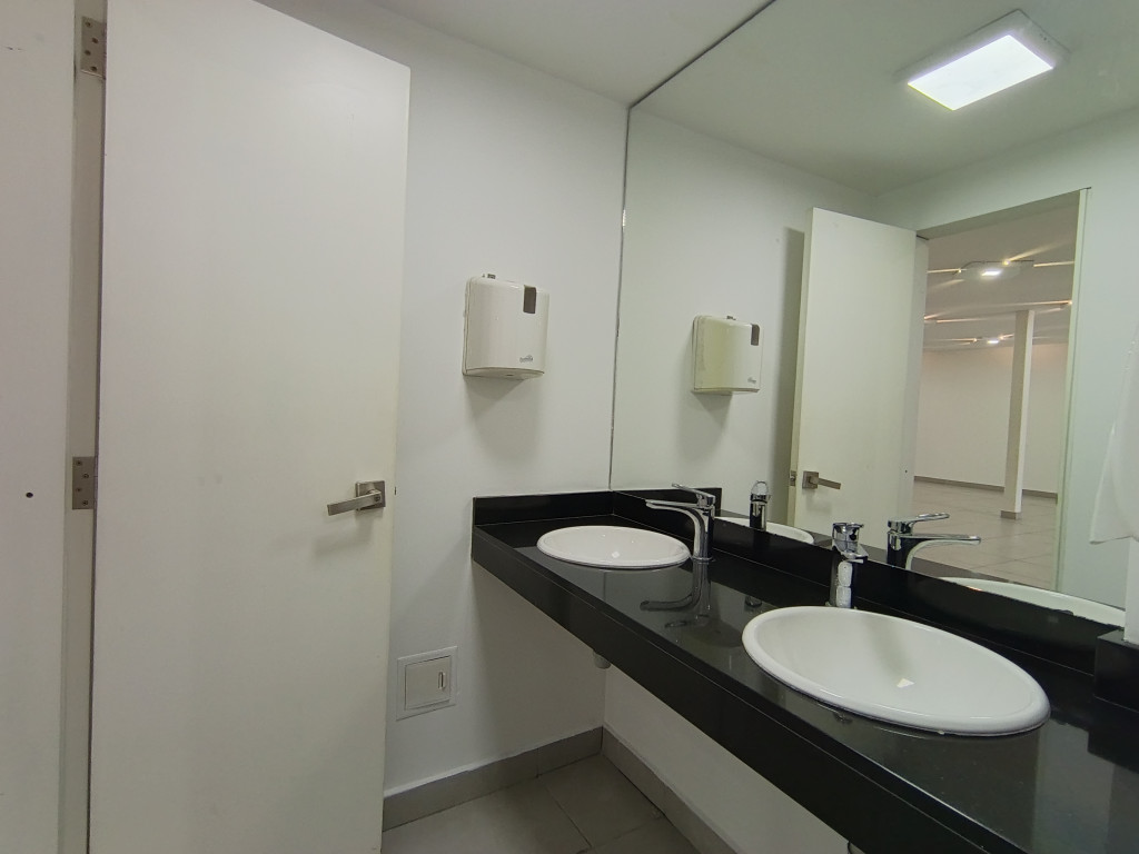 Local En Arriendo - Santa Barbara, Bogotá